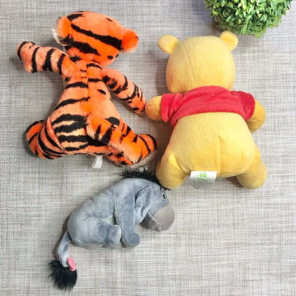 Aden & Anais Pooh muslin swaddle / Disneyland plush Pooh, Tigger, Eeyore bundle - Picture 6 of 9